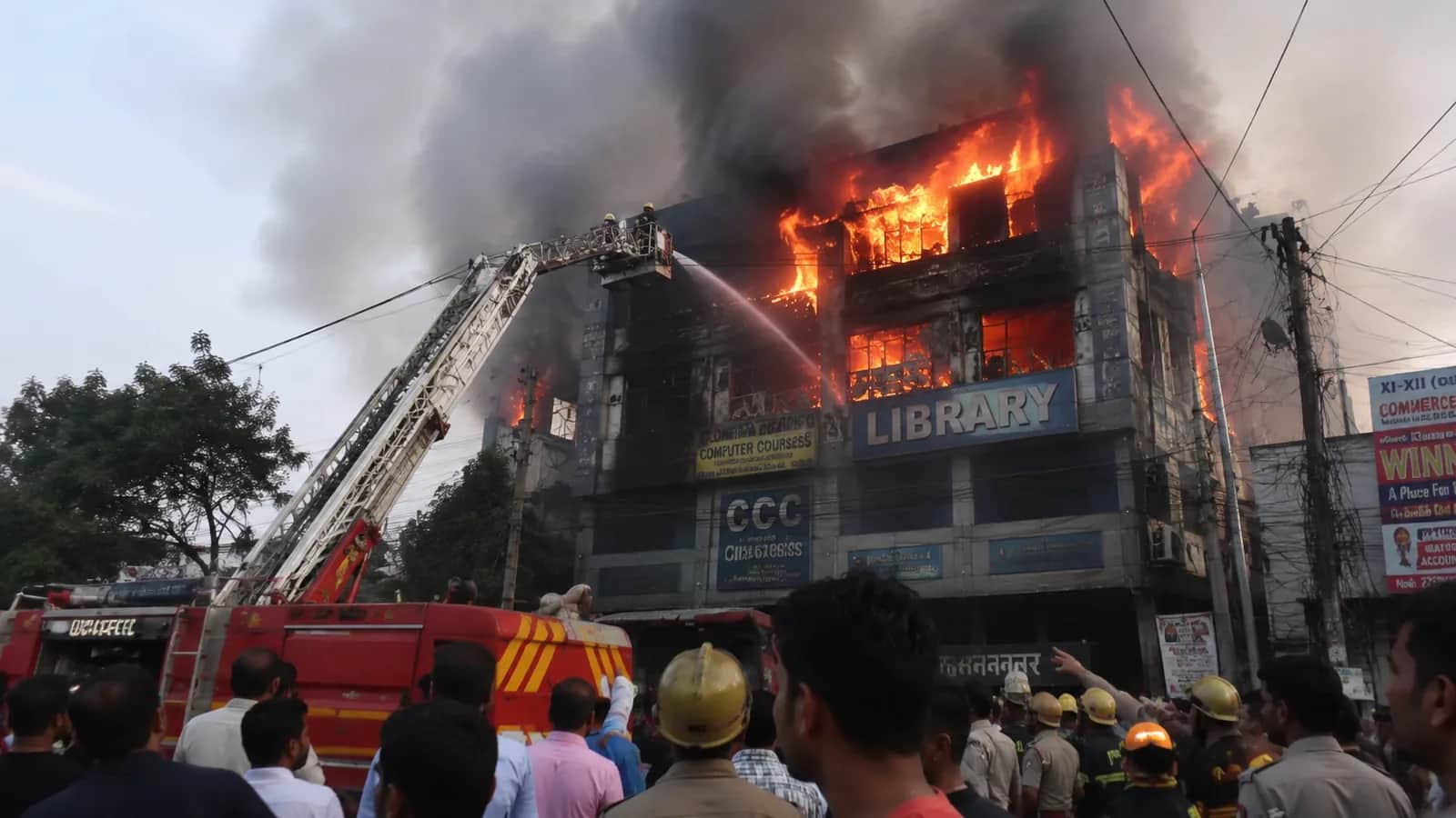 Fire Breaks Out in Lucknow