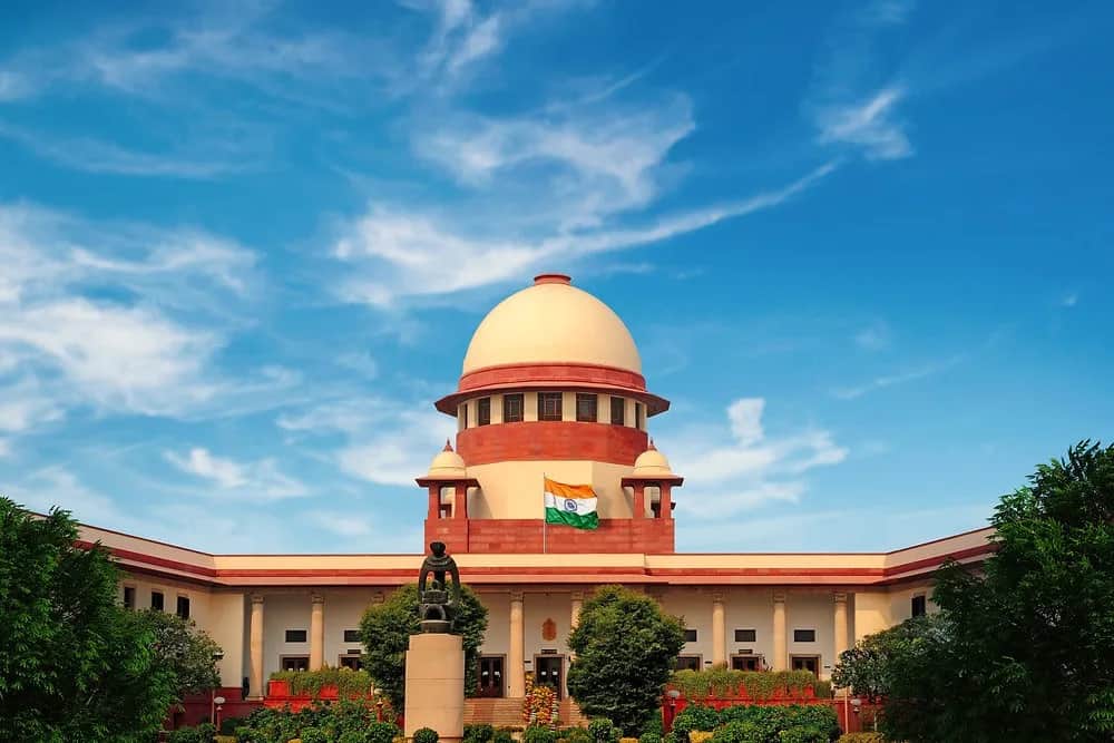 SIR विवाद: सुप्रीम कोर्ट का CEC ज्ञानेश कुमार को निलंबित करने से इनकार, EC-केंद्र को नोटिस
